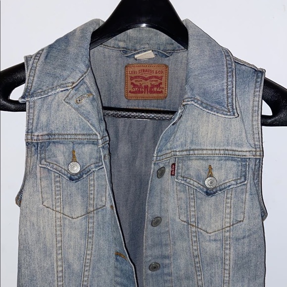 Denim Levi’s Vest - Picture 1 of 3